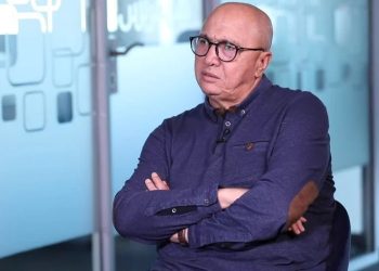 فتحي جمال يفنّد شائعات اجتماع خاص مع الركراكي ويؤكد دعمه الكامل للطاقم التقني