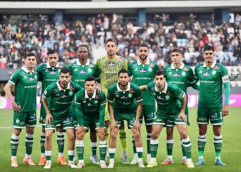 البطولة الاحترافية | الرجاء يعود بنقطة من تواركة رغم النقص العددي