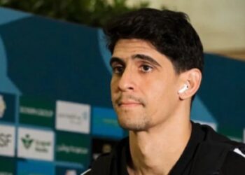 ياسين بونو يتربع على عرش الحراس الأجانب في الهلال بـ43 كلين شيت