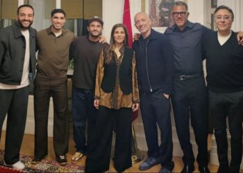 السفارة المغربية بفرنسا تجمع نجوم المغرب.. وأشرف حكيمي في مقدمة الحضور