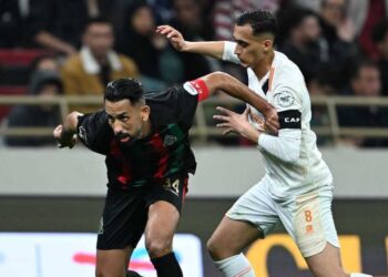 الجيش الملكي يهزم نهضة بركان بثنائية ويقترب من نهائي دوري الأبطال