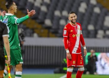 بدر بانون يوضح موقفه ويعتذر لجماهير المغرب الفاسي