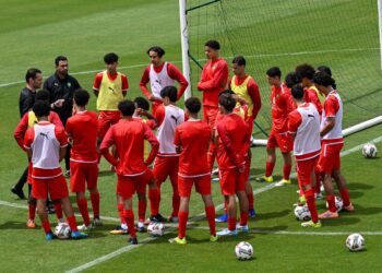 المنتخب الوطني لاقل من 17 سنة يجري حصة تدريبية جديدة استعدادا للكان