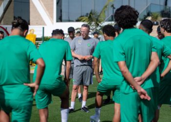 المنتخب الوطني يجري حصة تدريبية جديدة