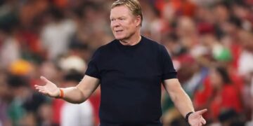 رونالد كومان يستقيل رسميًا من تدريب هولندا بعد الإقصاء أمام المغرب في كأس العالم
