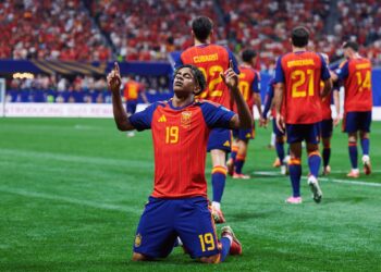 كأس العالم.. إسبانيا تكتسح السعودية برباعية وتتصدر المجموعة الثامنة