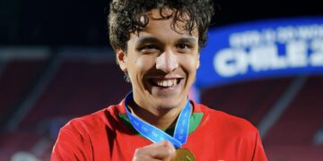 علي معمر يودع معسكر الأسود برسالة مؤثرة بعد أول تجربة مع المنتخب المغربي