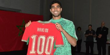حكيمي بعد مباراته الدولية الـ100: حلم تحقق.. وهدفي التتويج بالألقاب مع المغرب