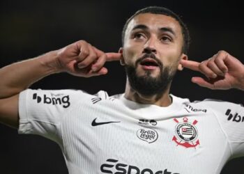 زكرياء لبيض يطمئن جماهيره: “انتهى موسمي.. وسأعود أقوى وأفضل”