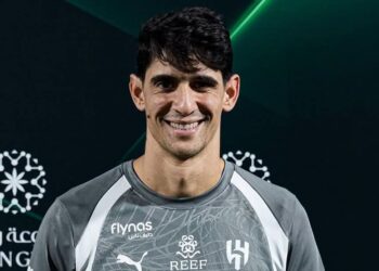 ياسين بونو يتوج بجائزة أفضل حارس في الدوري السعودي عن شهر غشت