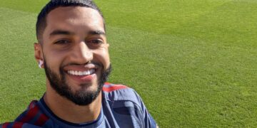 إسماعيل الصيباري يتوج بـ”الحذاء الذهبي” كأفضل لاعب في الدوري الهولندي