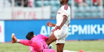 مدرب أولمبياكوس يكشف حجم صدمة إصابة الكعبي: «لم يرغب أي لاعب في العودة إلى الملعب»
