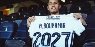 شارلروا يجدد عقد المغربي أمين بوكامير حتى 2030
