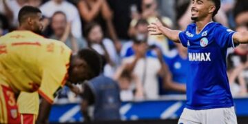 ياسين جسيم.. من ملاعب الأحياء إلى التألق مع ستراسبورغ و"أسود الأطلس"