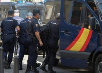 تفكيك عصابة في إسبانيا تمول القاعدة في سوريا