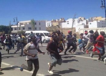 أفارقة يحتجزون  منظم للهجرة السرية