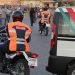شخصان في حالة تحذير خربا 16 سيارة