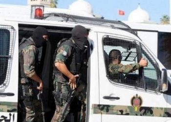 تفجير في تونس وانتحاري آخر ما زال هاربا