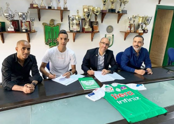 بانون يبقى في الرجاء مقابل مبلغ مالي مهم