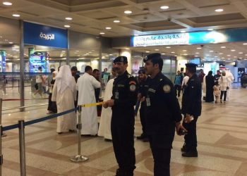 دبلوماسي ينفي تعرض حجاج مغاربة للتوقيف كاشفا حقيقة 9 مغاربة دخلو بعقود عمل