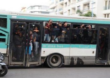 اعتقال ثلاث شبان عرضوا حياة ركاب حافلة للخطر
