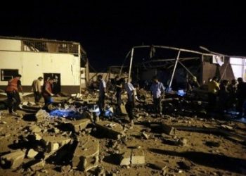 البحث عن ضحايا مغاربة في قصف جوي بليبيا
