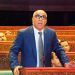 برلماني يتكلم بالفرنسية ويعتذر