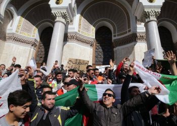 تطورات الوضع في الجزائر بعد ستة أشهر