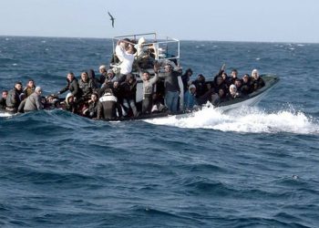 البحرية المغربية تنقذ 156 مهاجرا بالبحر