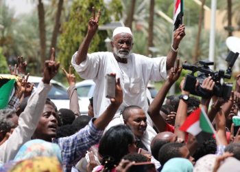 السودان من حركة الاحتجاج الى توقيع الاتفاق حول الانتقال السياسي 