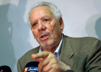 مذكرة اعتقال دولية ضد الجنرال خالد نزار