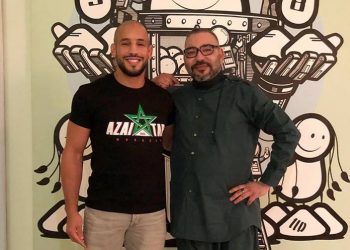 الملك يتجول بطنجة والأمير يتناول العشاء بمطعم أبوزعيتر