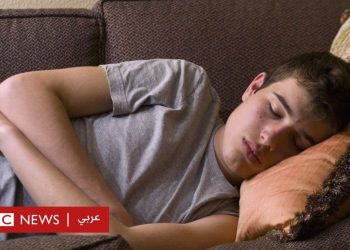 باحثون يحدرون من ترك الهواتف الذكية بغرف النوم ليلا