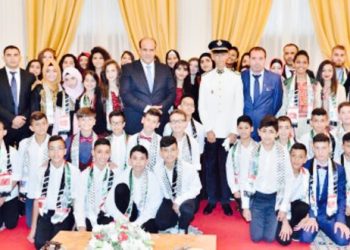 مولاي الحسن يستقبل أطفال القدس بمخيمهم في المغرب