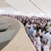 الحجاج يرمون الجمرات في آخر أيام التشريق قبل طواف الوداع
