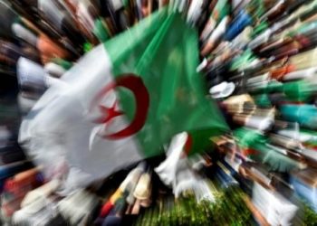 طلاب جزائريون يعرقلون اجتماعا لهيئة الحوار الوطني