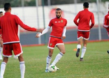 المنتخب المحلي يضيع الفوز على الجزائر