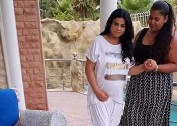 بالصورة …لطيفة رأفت تعاني من مضاعفات الحمل