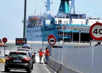 ضبط 192 ألف شاحن للهواتف المحمولة مغشوش بميناء طنجة