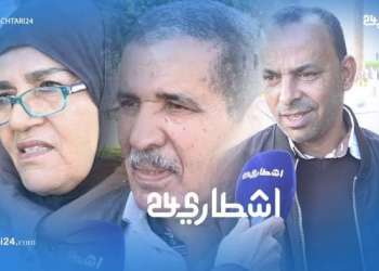 معنى المثال الشعبي ” للي خشا راسو ف النخالة تنقبوه الدجاج “