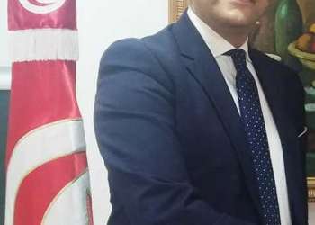 وزير تونسي يستقيل من منصبه لينتقل للعمل بكندا