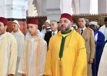 أمير المؤمنين يؤدي صلاة الجمعة بـ”مسجد للا أمينة” بمدينة الصويرة