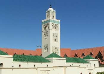 وزارة الأوقاف والشؤون الإسلامية تقرر إغلاق 200 مسجد