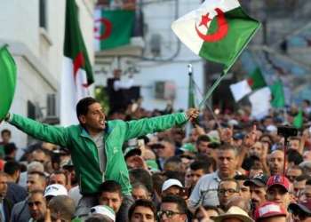 حراك الجزائر يثبت صموده في الذكرى الأولى لانطلاقته