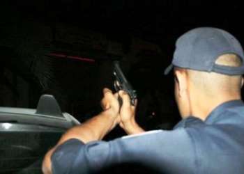 برشيد.. شرطيان يضطران لاستخدام سلاحهما لتوقيف مجرم خطير
