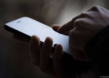 التكفل بتلميذ أصيب إثر انفجار بطارية هاتف أثناء الدراسة عن بعد