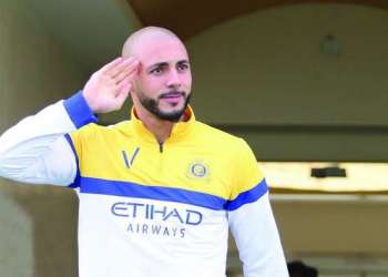 “حال خفض راتبه”..أمرابط يلوح بالرحيل عن النصر السعودي