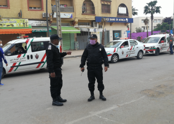 مسؤولون أمنيون يشرفون على حملة واسعة بمديونة لمواصلة التنفيذ الصارم والحازم لحالة الطوارئ 