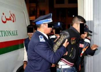 الرصاص لتوقيف شخص لتوقيف عرض موظفي الشرطة لخطر جدي ووشيك
