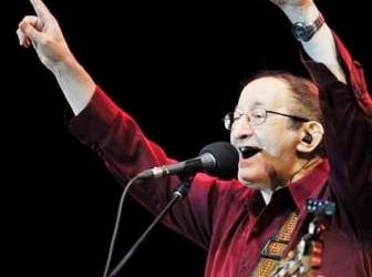 وفاة المغني الجزائري إيدير عن عمر ناهز 70 سنة
